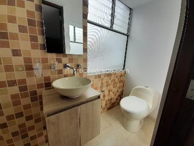 Apartamento de 2 alcobas en arriendo en Asomadera 1, Medellín, 50 m² · foto 16 de 18