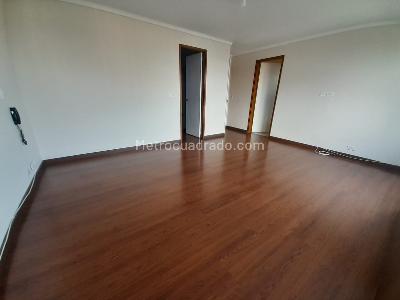 Apartamento de 3 alcobas en arriendo en Los Balsos 1, Medellín, 200 m² · foto 5 de 12