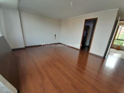 Apartamento de 3 alcobas en arriendo en Los Balsos 1, Medellín, 200 m² · foto 6 de 12