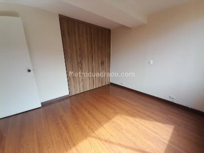 Apartamento de 3 alcobas en arriendo en Los Balsos 1, Medellín, 200 m² · foto 7 de 12