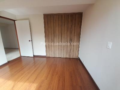 Apartamento de 3 alcobas en arriendo en Los Balsos 1, Medellín, 200 m² · foto 8 de 12