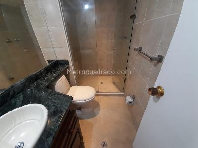 Apartamento de 3 alcobas en arriendo en Los Balsos 1, Medellín, 200 m² · foto 10 de 12
