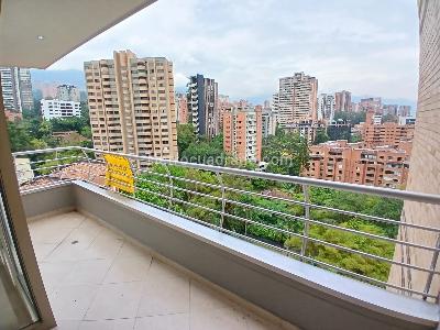 Apartamento de 3 alcobas en arriendo en Loma De Los Parra, Medellín, 135 m² · foto 3 de 10