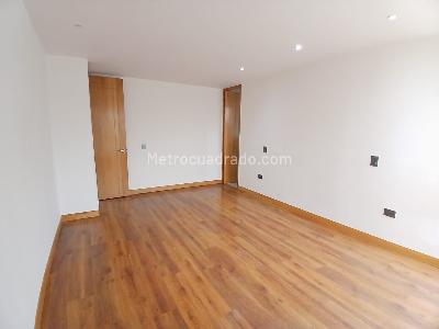 Apartamento de 3 alcobas en arriendo en Loma De Los Parra, Medellín, 135 m² · foto 4 de 10