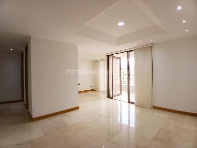 Apartamento de 3 alcobas en arriendo en Loma De Los Parra, Medellín, 135 m² · foto 8 de 10