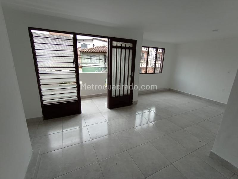 Apartamento de 4 Alcobas en Santa Fe con Distribución Amplia