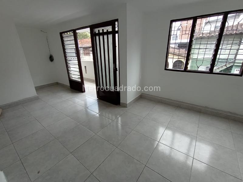 Apartamento de 4 Alcobas en Santa Fe con Distribución Amplia - 2