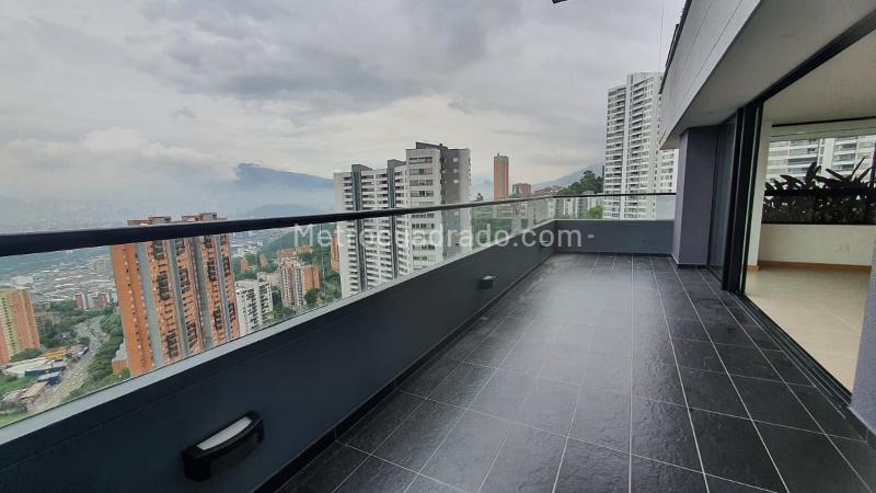 Bright 3BR Apartment with Pool in Asomadera 1 - 2