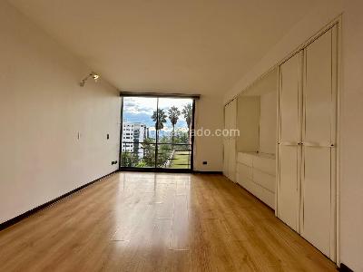 Apartamento de 1 alcoba en arriendo en Los Balsos 1, Medellín, 76 m² · foto 3 de 13