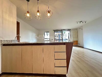 Apartamento de 1 alcoba en arriendo en Los Balsos 1, Medellín, 76 m² · foto 8 de 13