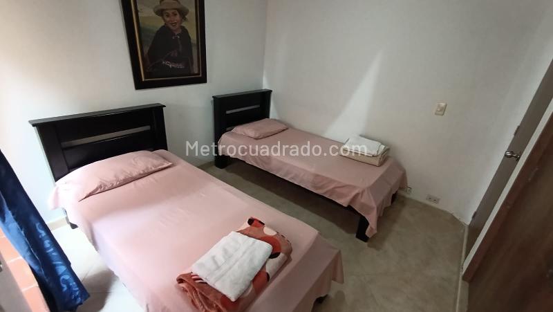 Spacious 2BR Apartment in La Castellana - 8