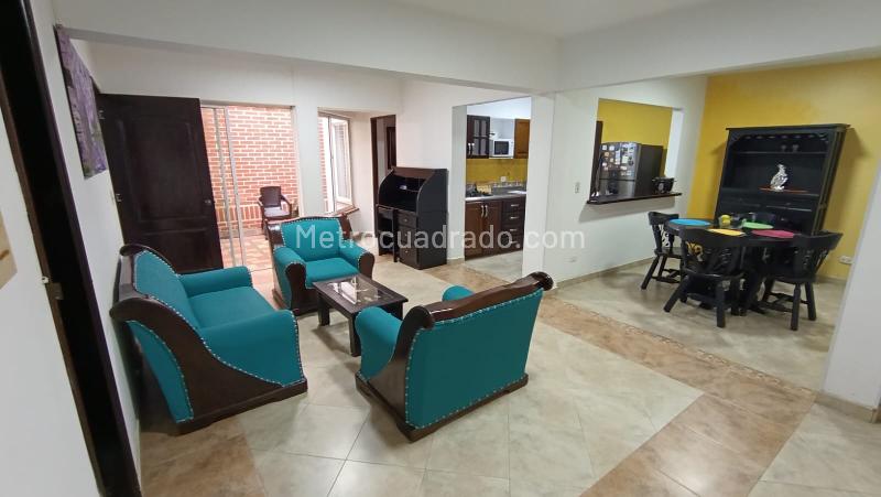 Spacious 2BR Apartment in La Castellana - 9