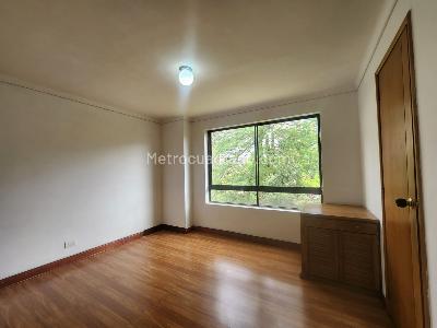 Apartamento de 4 alcobas en arriendo en Los Balsos 1, Medellín, 200 m² · foto 4 de 9