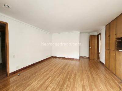 Apartamento de 4 alcobas en arriendo en Los Balsos 1, Medellín, 200 m² · foto 5 de 9