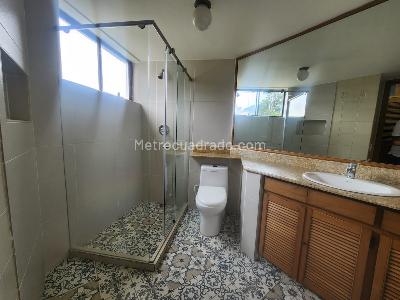 Apartamento de 4 alcobas en arriendo en Los Balsos 1, Medellín, 200 m² · foto 6 de 9