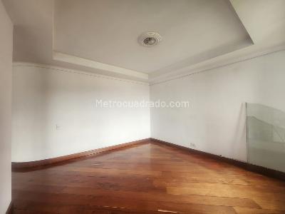 Apartamento de 4 alcobas en arriendo en Los Balsos 1, Medellín, 200 m² · foto 8 de 9
