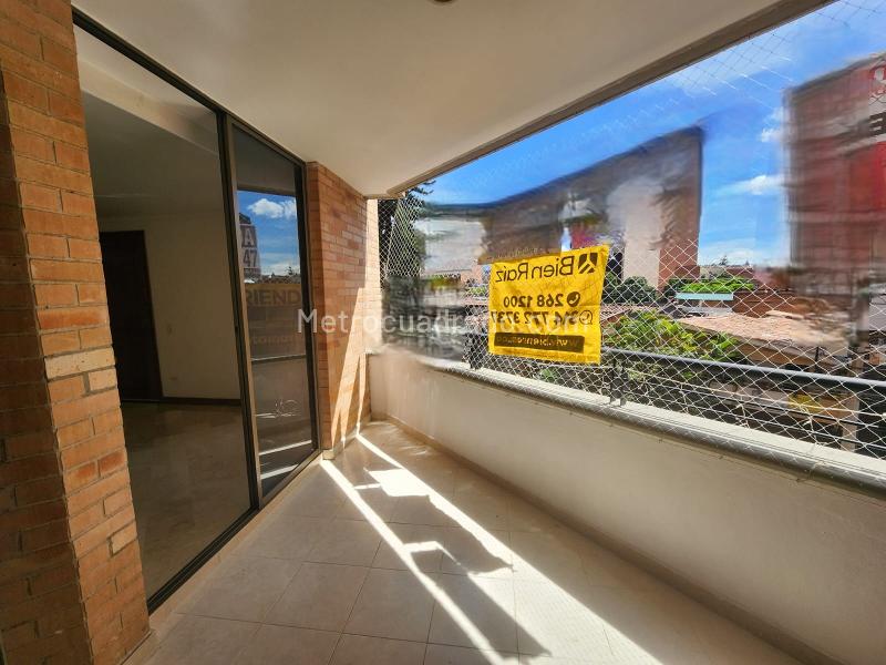3BR Apartment with Great Location in Laureles - 4