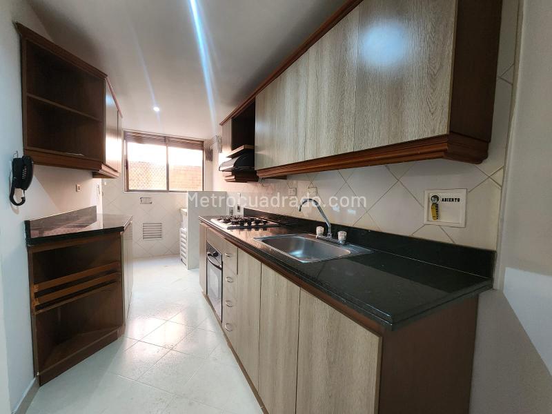 3BR Apartment with Great Location in Laureles - 8