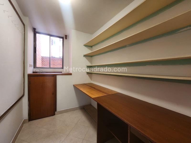 3BR Apartment with Great Location in Laureles - 9