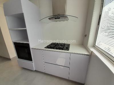 Casa de 3 alcobas en arriendo en Los Balsos 1, Medellín, 273 m² · foto 4 de 15