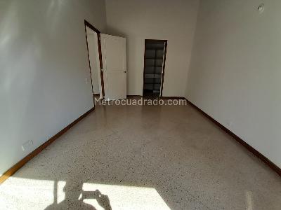 Casa de 3 alcobas en arriendo en Los Balsos 1, Medellín, 273 m² · foto 9 de 15