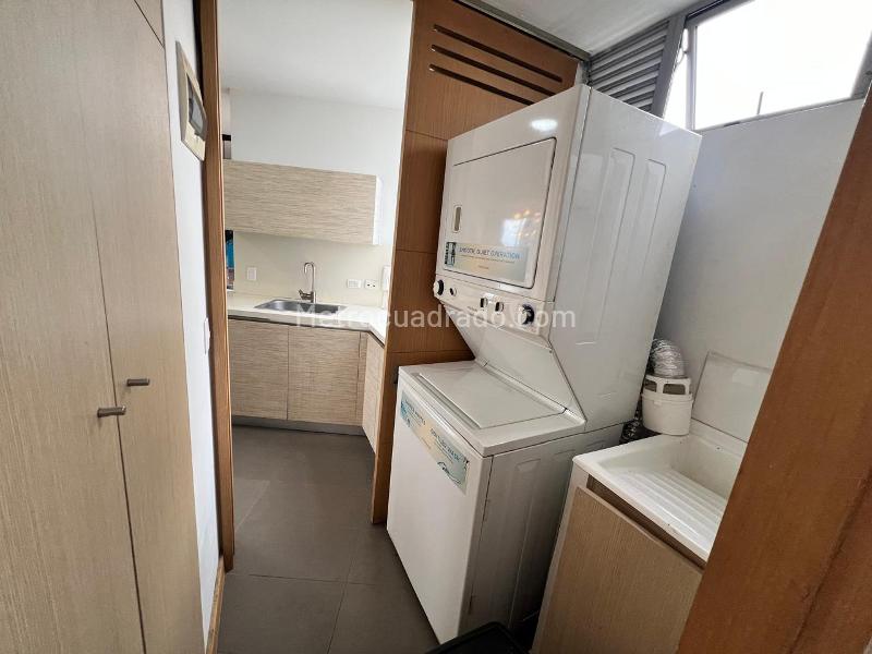 Apartamento Moderno de 2 Alcobas Cerca a El Poblado