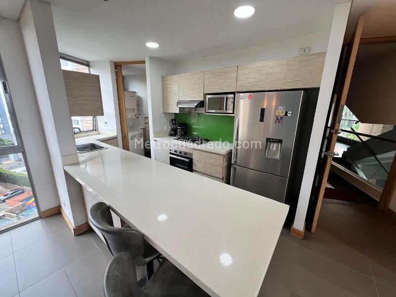 Apartamento Moderno de 2 Alcobas Cerca a El Poblado - 2