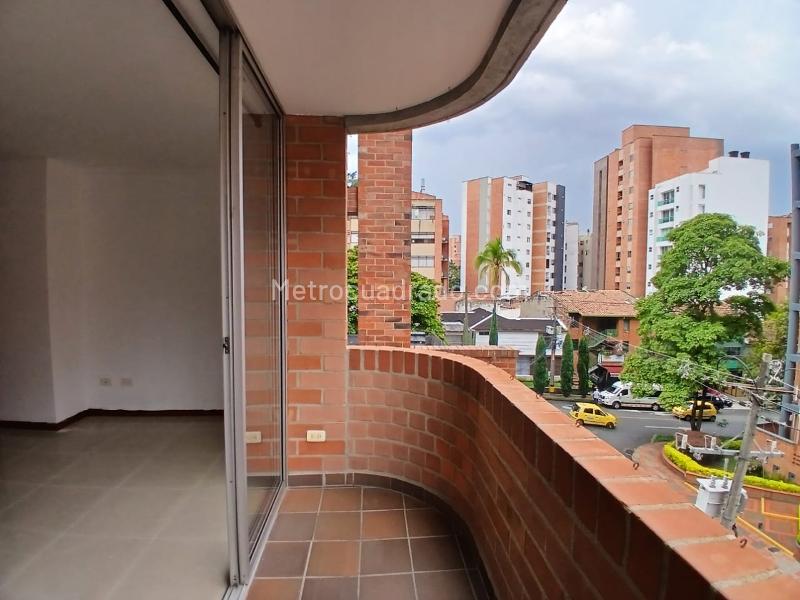 Cozy 2BR Apartment in Laureles - 2