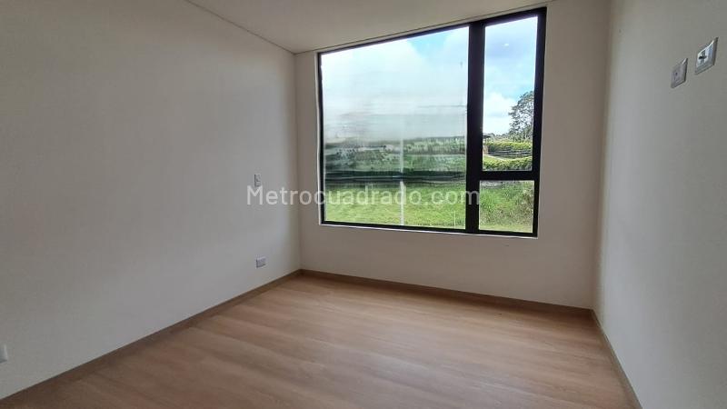 2BR Apartment in El Retiro (80 m²) - 4