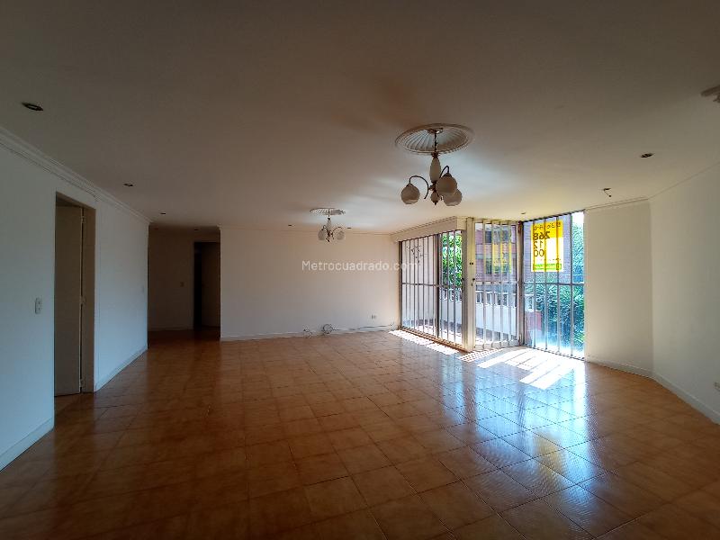 Amplio Apartamento de 5 Alcobas en Suramericana - 2