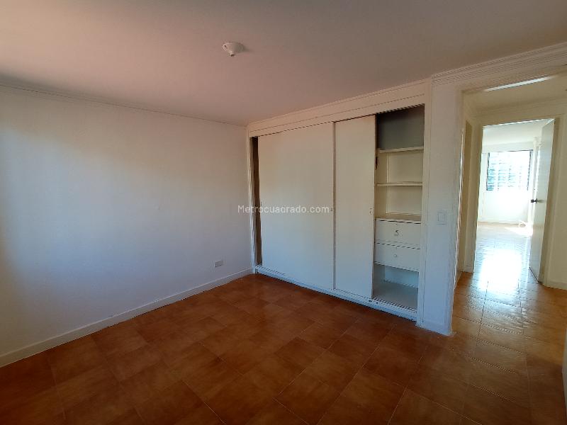 Amplio Apartamento de 5 Alcobas en Suramericana - 6