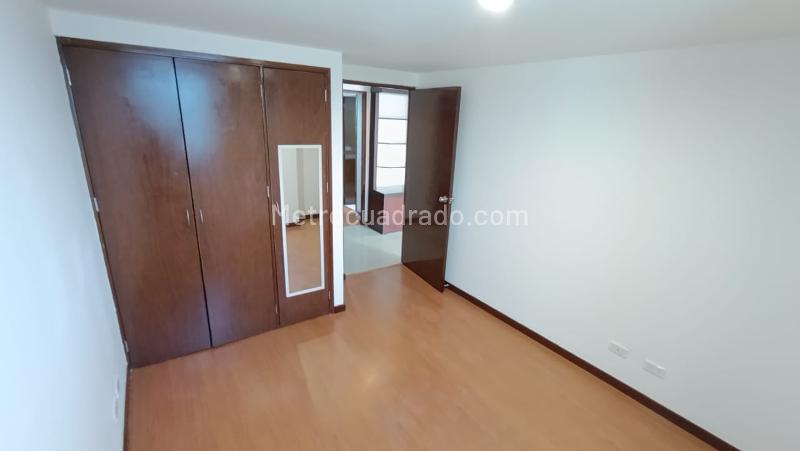 Spacious 2BR Apartment in Los Conquistadores - 9