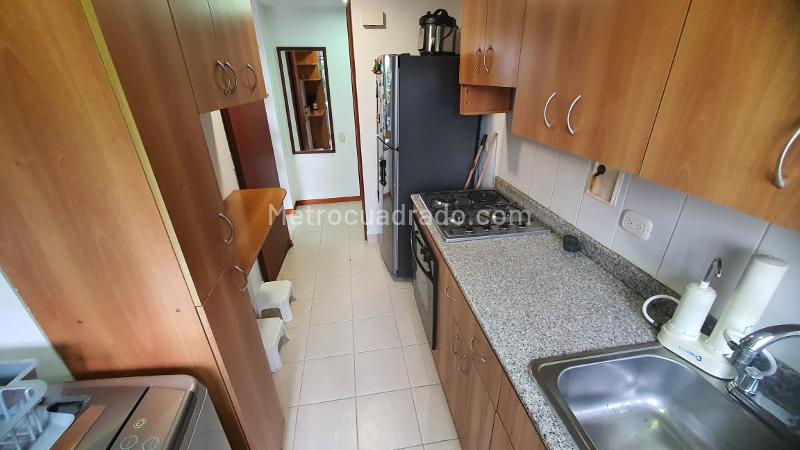 Apartamento Luminoso de 3 Alcobas en La Aguacatala - 4