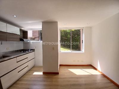 Apartamento de 1 alcoba en arriendo en Loma De La Esmeralda, Envigado, 48 m² · foto 4 de 12