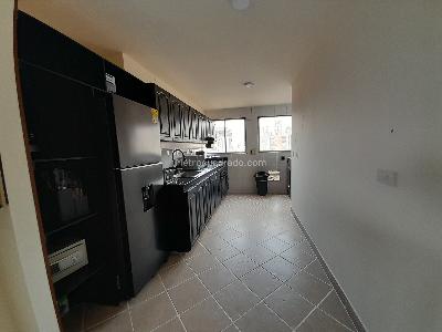 Apartamento en arriendo en Lalinde, Medellín · foto 4 de 16