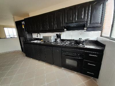 Apartamento en arriendo en Lalinde, Medellín · foto 5 de 16