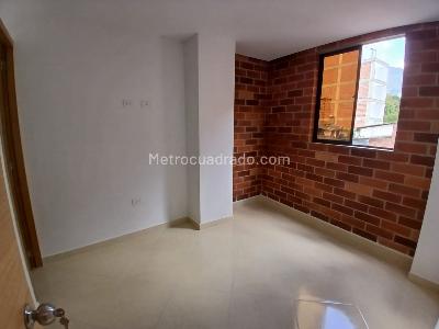 Apartamento en venta en Pilsen, Itagüí · foto 3 de 10