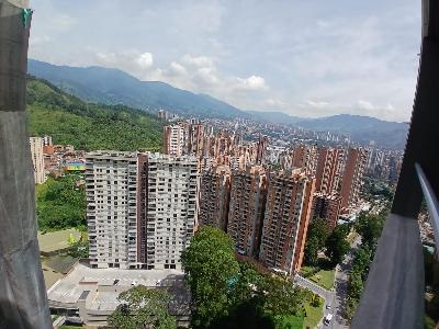 Apartamento de 2 alcobas en venta en Loma De San Jose, Sabaneta, 72 m² · foto 6 de 7
