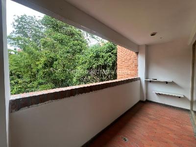 Apartamento en venta en El Poblado, Medellín · foto 5 de 12