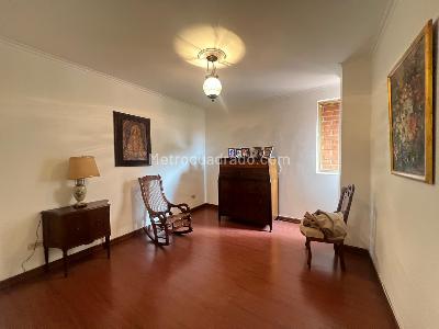 Apartamento en venta en El Poblado, Medellín · foto 8 de 12