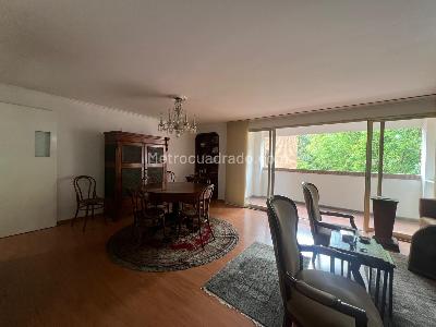 Apartamento en venta en El Poblado, Medellín · foto 9 de 12