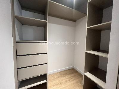 Apartamento de 3 alcobas en arriendo en Loma De Los Parra, Medellín, 171 m² · foto 4 de 13