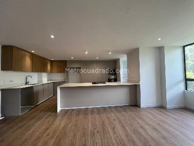 Apartamento de 3 alcobas en arriendo en Loma De Los Parra, Medellín, 171 m² · foto 7 de 13