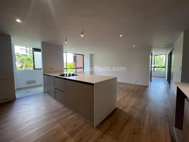 Beautiful 3BR Apartment with Luxury Finishes in Loma De Los Parra - 5