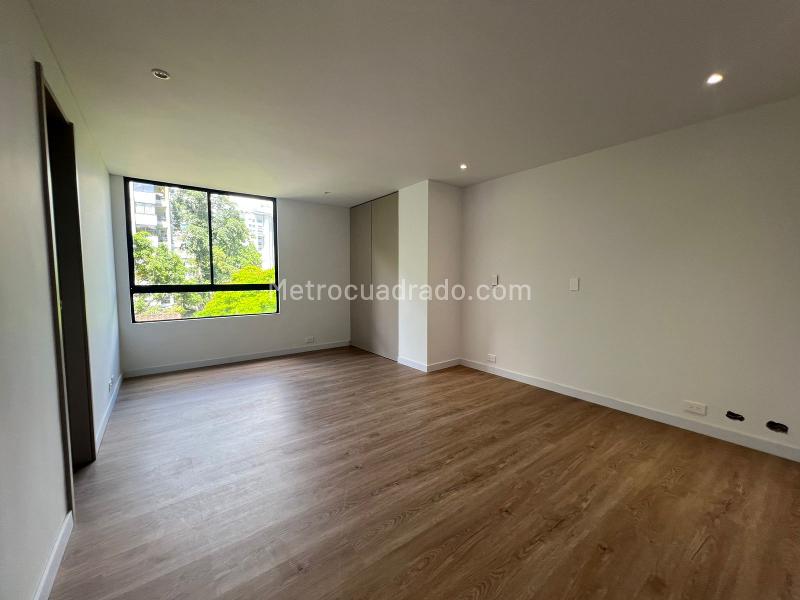 Beautiful 3BR Apartment with Luxury Finishes in Loma De Los Parra - 6