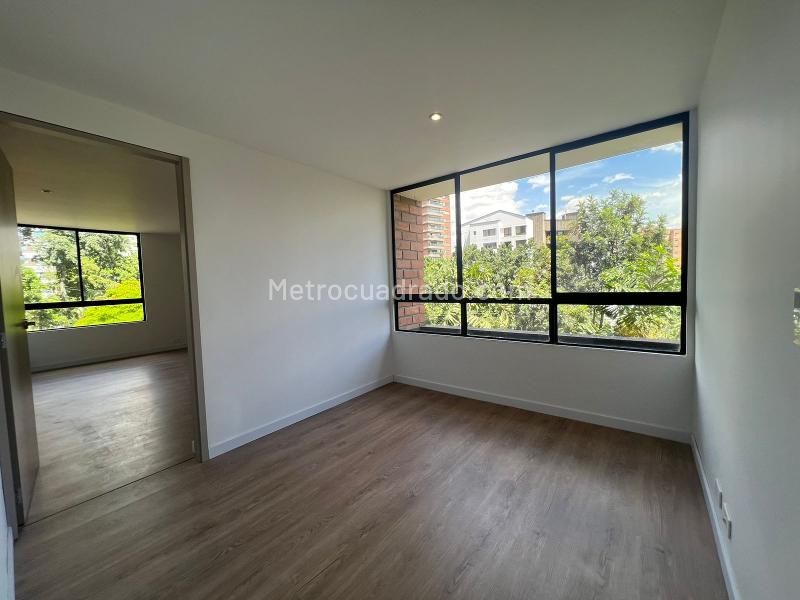 Beautiful 3BR Apartment with Luxury Finishes in Loma De Los Parra - 8