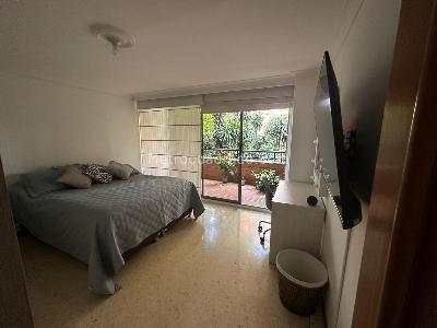 Apartamento de 3 alcobas en venta en El Tesoro, Medellín, 165 m² · foto 2 de 11