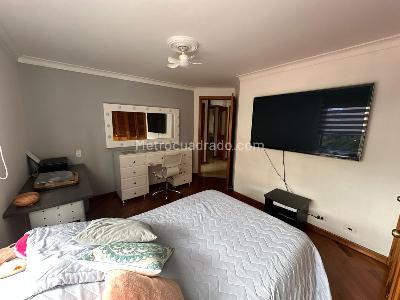 Apartamento de 3 alcobas en venta en El Tesoro, Medellín, 165 m² · foto 3 de 11