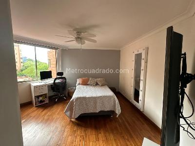 Apartamento de 3 alcobas en venta en El Tesoro, Medellín, 165 m² · foto 4 de 11