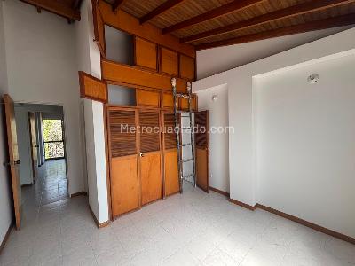 Apartamento de 2 alcobas en arriendo en La Nubia, Medellín, 75 m² · foto 4 de 11